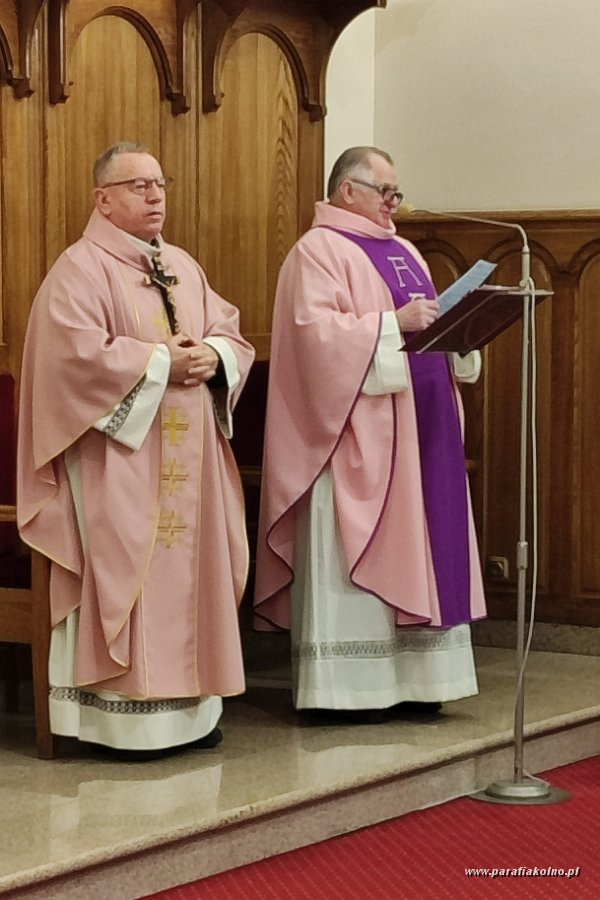 01 Niedziela - msza poranna.jpg